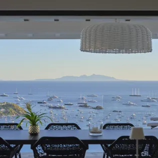 11 the view exterior