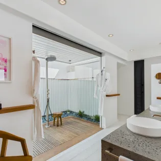 11.1 ahava bathroom 4