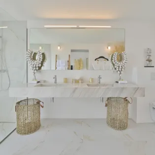 11.1 coeur de pirate guest bathroom 2