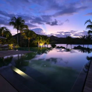 11.1 silver rainbow night