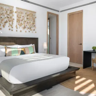 11.1 the point bedroom 6