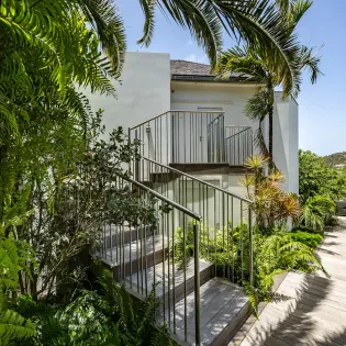 11.1 wine note bedroom 4