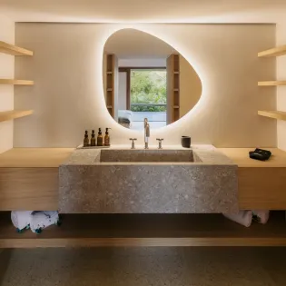 11.2 aqualis bathroom 4