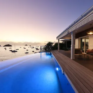 11.3 pleasure exterior nightly 3