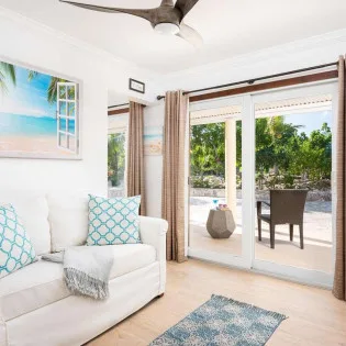 2 vacation rental photo Turks and Caicos IE BCT Villa Bashert Cottage BCTliv02 desktop
