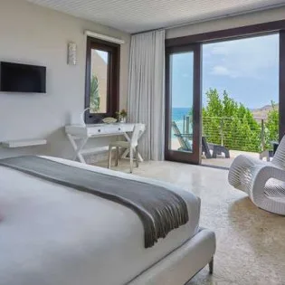 2 vacation rental photo VirginGorda VIJ EDG Villa WatersEdgeatOilNutBay edgbd301 desktop