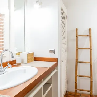 12.1 manoir de lurin bathroom 4