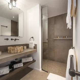 12.1 maud bathroom 4