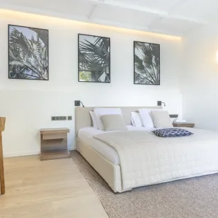12.1 roxane guest bedroom 2