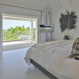 12.2 coeur de pirate guest bedroom 3