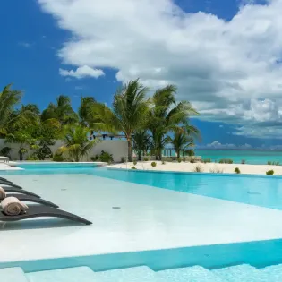 12.3 footprints pool