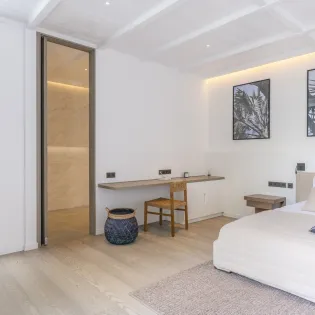 12.3 roxane guest bedroom 2