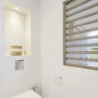 12.5 casa aquila bathroom 4