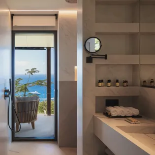 13.1 maison sullyrose bathroom 5