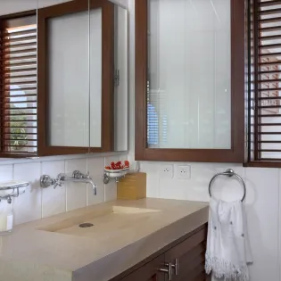 13.6 angelina bungalow bathroom 1