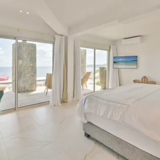 14.2 coeur de pirate guest bedroom 4
