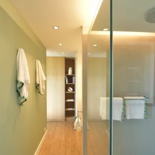 14.2 mia bathroom 5 1