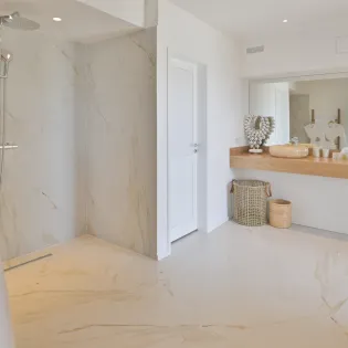 15.1 coeur de pirate guest bathroom 4