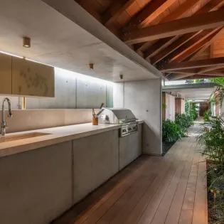 15.10 ti manoir voltaire exterior 1