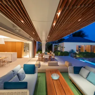 15.3 o2 exterior nightly 3