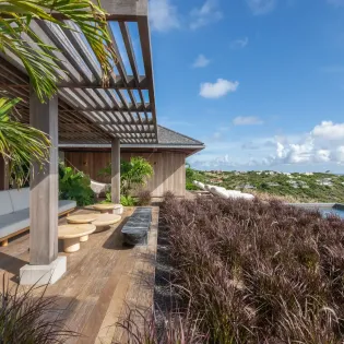 15.4 ti manoir voltaire exterior 1