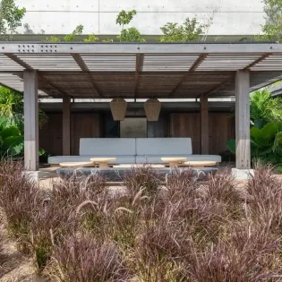 15.8 ti manoir voltaire exterior 1