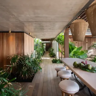 15.9 ti manoir voltaire exterior 1