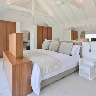 16.1 coeur de pirate guest bedroom 5