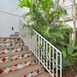 17.1 la romance entryway