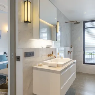 17.1 roxane guest bathroom 4