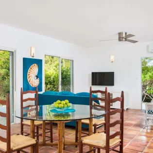 8 vacation rental photo Turks and Caicos TC GRT Villa Grace Too GRTliv03 desktop