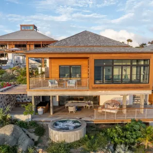 19 cape stout exterior