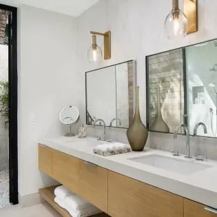 19 footprints bedroom 6