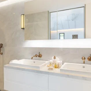 19.1 roxane guest bathroom 5
