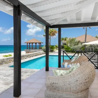 19.2 blue beach covered terrace