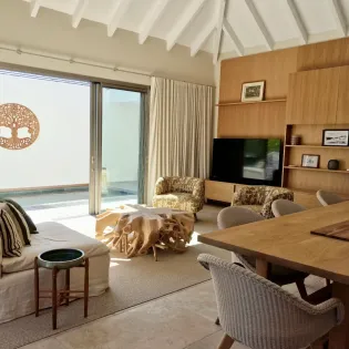 2.1 avee living room