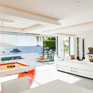 2.1 axel rocks living room