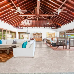 2.1 casa de la playa living room