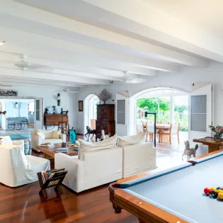 2.1 manoir de lurin living room