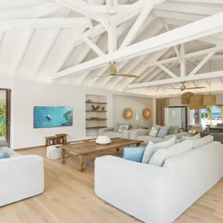 2.10 casa aquila living room