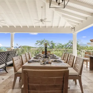 2.10 maison de reve kitchen & living room