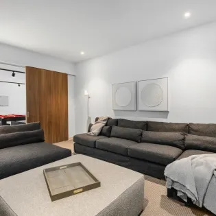 2.11 b.e grace bay ocean view 4bd kitchen living