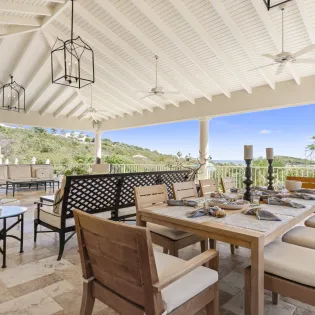 2.11 maison de reve kitchen & living room