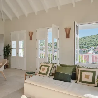 2.2 avee view living room