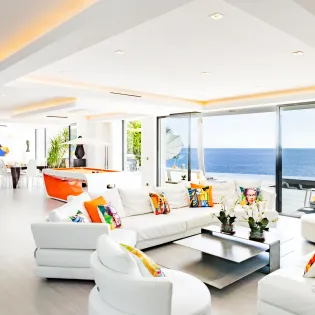 2.2 axel rocks living room