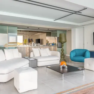 2.2 honu living room