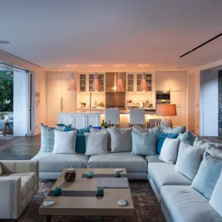 2.2 kreola living room