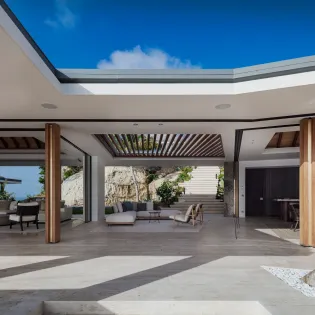 2.2 omai zile living room