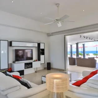 2.2 villa just in paradise livingroom 2