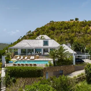 2.2 wine note exterior 2 drone